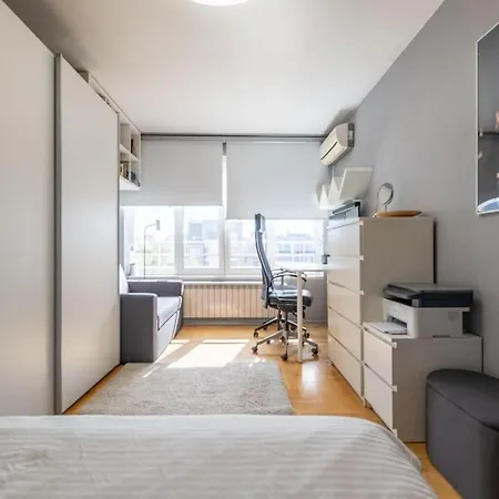 Apartamento Ilonka's 1 Bdr With Workspace And Terrace Sófia