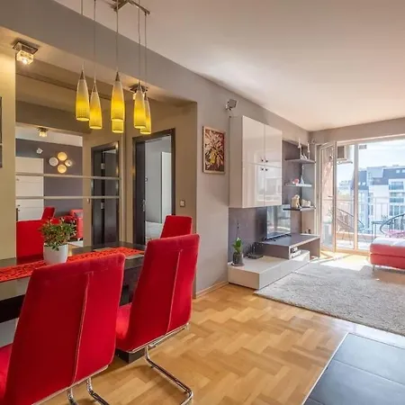 Apartamento Ilonka's 1 Bdr With Workspace And Terrace