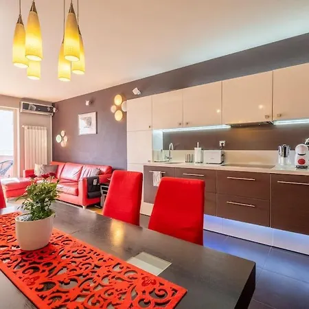 Ilonka's 1 Bdr With Workspace And Terrace Appartement