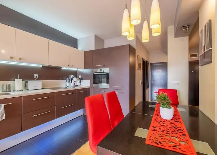 Ilonka's 1 Bdr With Workspace And Terrace アパート *