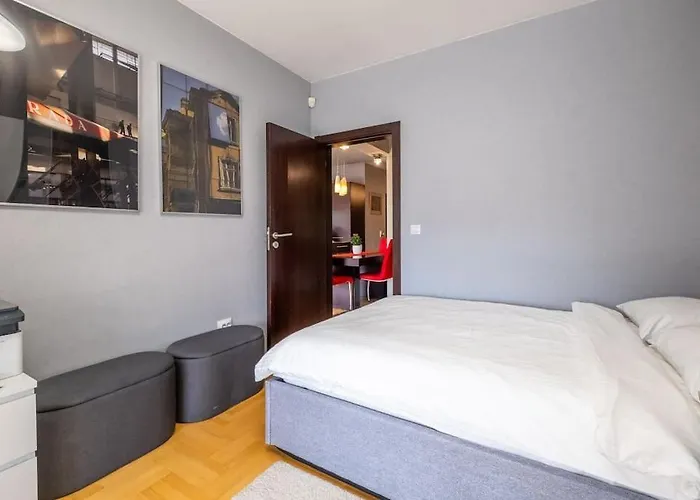 アパート Ilonka's 1 Bdr With Workspace And Terrace *