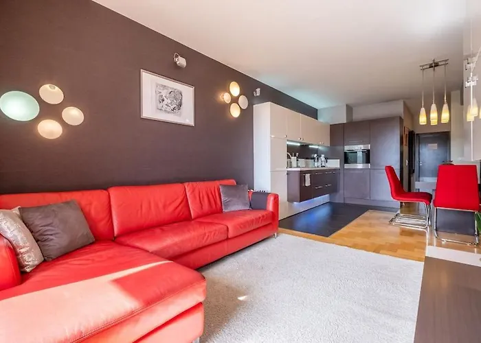 Ilonka's 1 Bdr With Workspace And Terrace