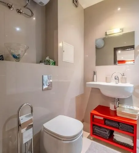 アパート Ilonka's 1 Bdr With Workspace And Terrace *