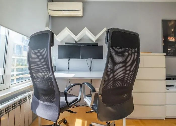 アパート Ilonka's 1 Bdr With Workspace And Terrace